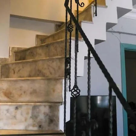 Apartment Private In Dublex House, Central Location