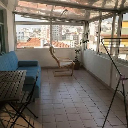 Private In Dublex House, Central Location Istanbul
