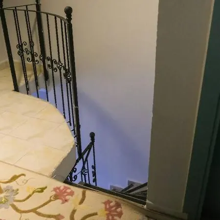 Private In Dublex House, Central Location *